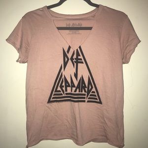 ⚡️vintage-inspired Def Leppard choker tee⚡️